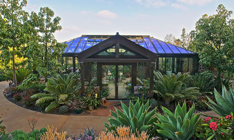 LUXURY GREENHOUSES