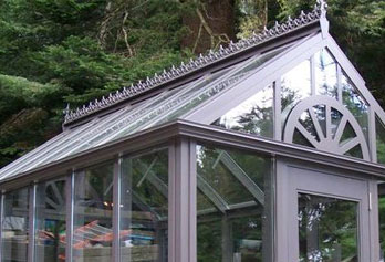 Greenhouse decorative cresting